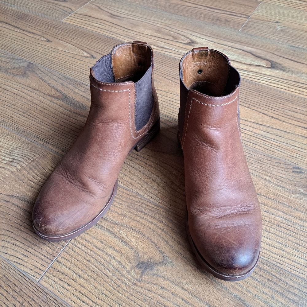Söfft Brown Leather Chelsea Boots